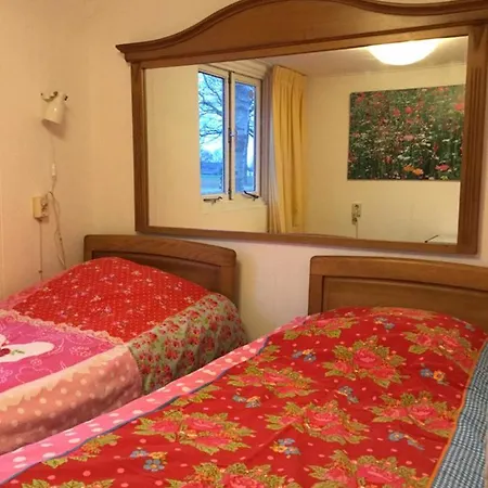 Cornerhouse Nr 75 Σαλέ